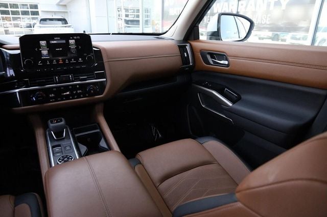 2025 Nissan Pathfinder Platinum