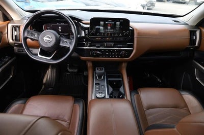 2023 Nissan Pathfinder Platinum