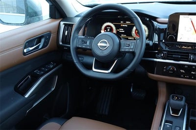 2025 Nissan Pathfinder Platinum