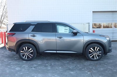 2025 Nissan Pathfinder Platinum