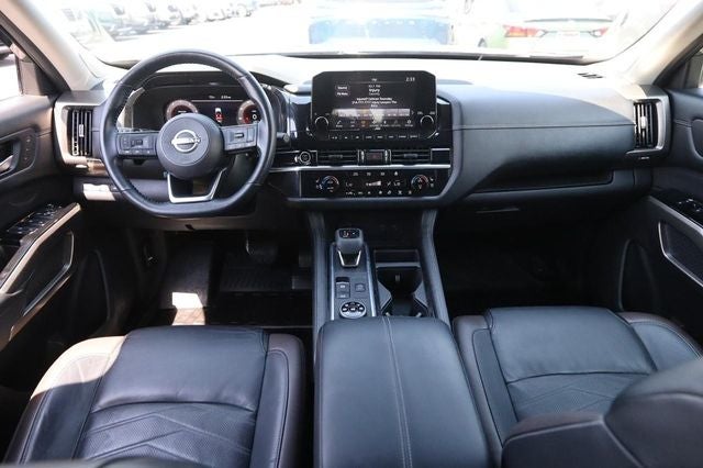 2023 Nissan Pathfinder Platinum