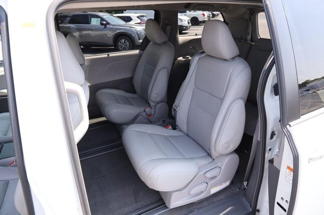 2017 Toyota Sienna Base