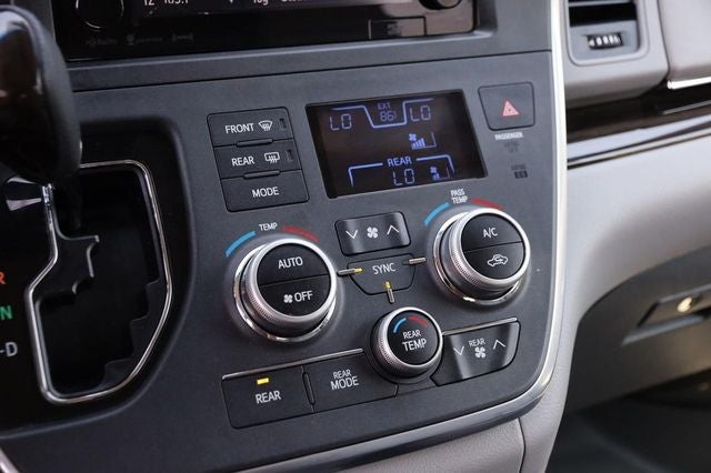 2017 Toyota Sienna Base
