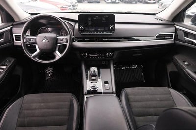 2024 Mitsubishi Outlander SE Black Edition