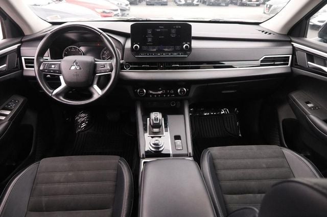 2024 Mitsubishi Outlander SE Black Edition