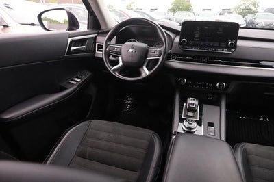 2024 Mitsubishi Outlander SE Black Edition