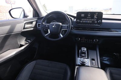 2024 Mitsubishi Outlander SE Black Edition