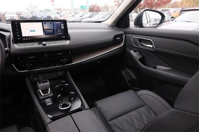 2025 Nissan Rogue Platinum